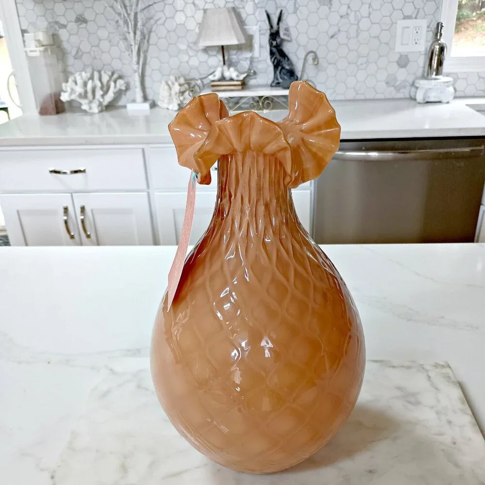 NEW! EXQUISITE RUFFLED TOP Ornate VASE OH MY!